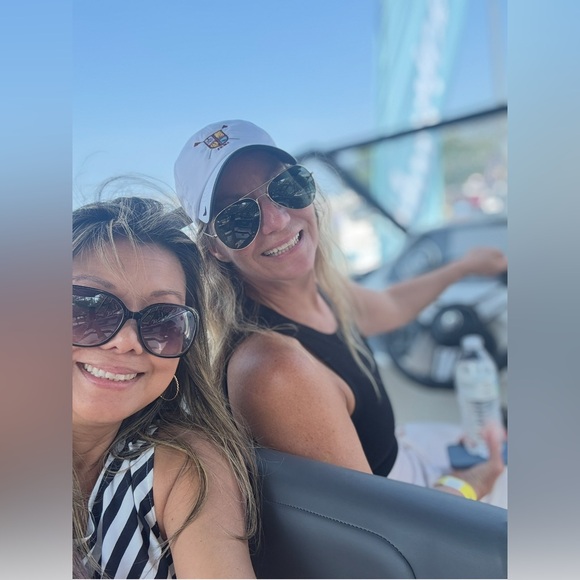 Meet your Posher, Beth - Picture 1 of 1